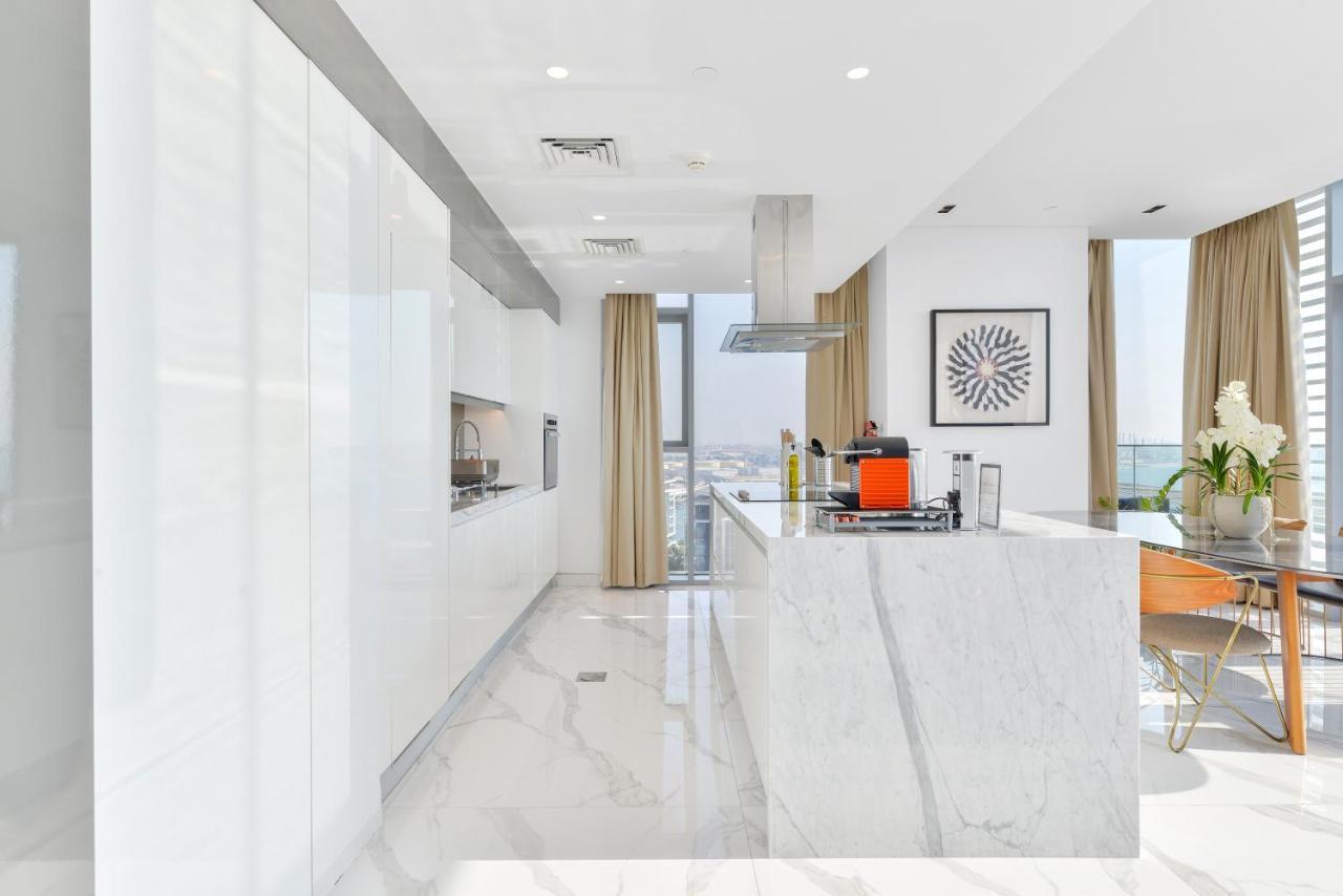 Luxe 3 Bedroom Oceanfront Apartment In The Heart Of Bluewaters Island 두바이 외부 사진