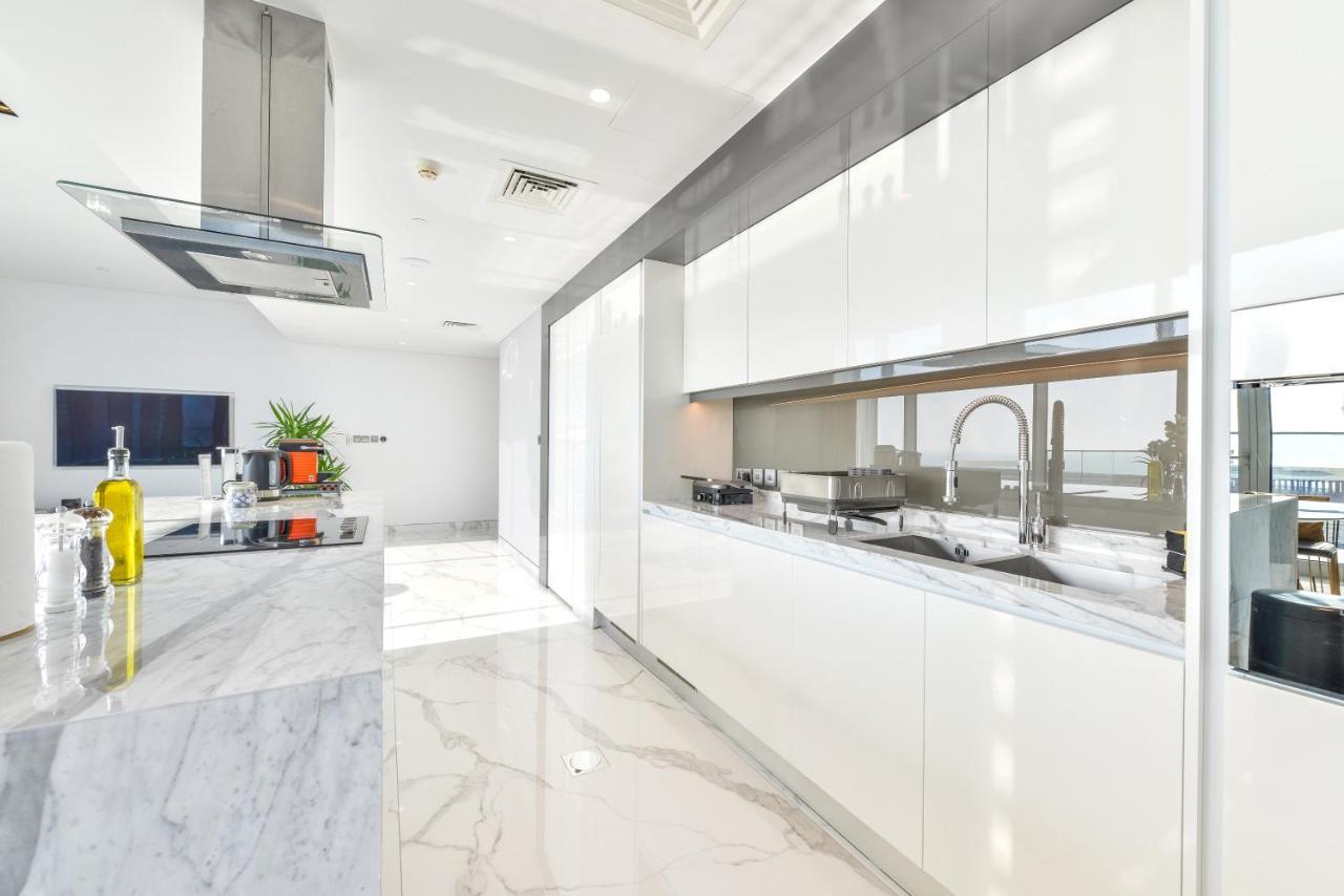 Luxe 3 Bedroom Oceanfront Apartment In The Heart Of Bluewaters Island 두바이 외부 사진