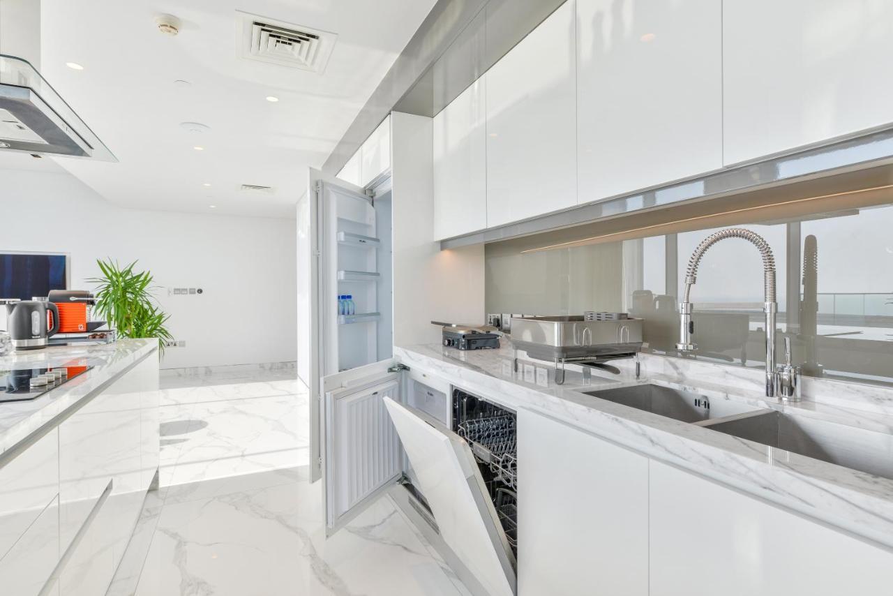 Luxe 3 Bedroom Oceanfront Apartment In The Heart Of Bluewaters Island 두바이 외부 사진